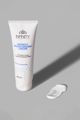 Moisturizing face cream smooth application on skin