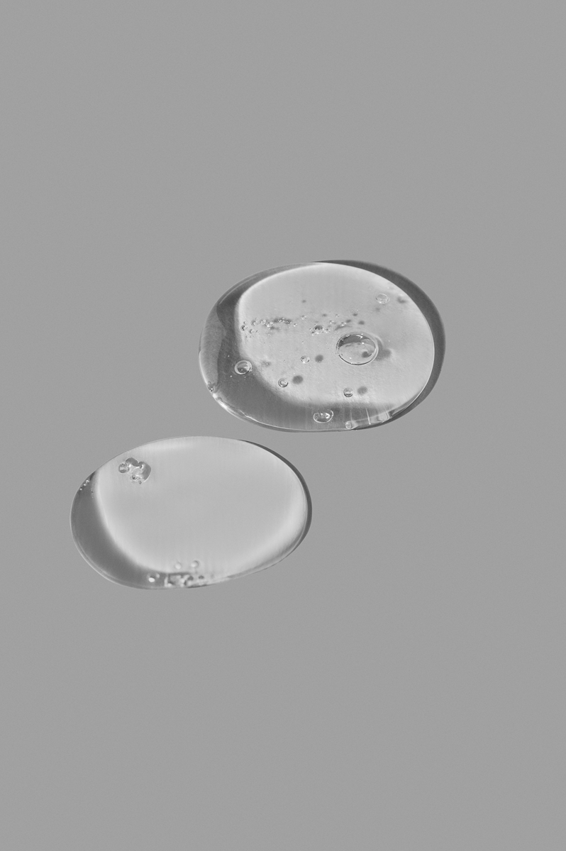 Purifying Cleanser consistency detail – smooth deep cleansing gel